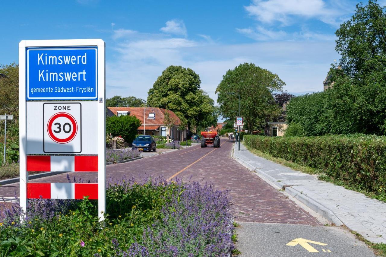 Appartement De Dageraad In Monumentale Boerderij Kimswerd Eksteriør billede