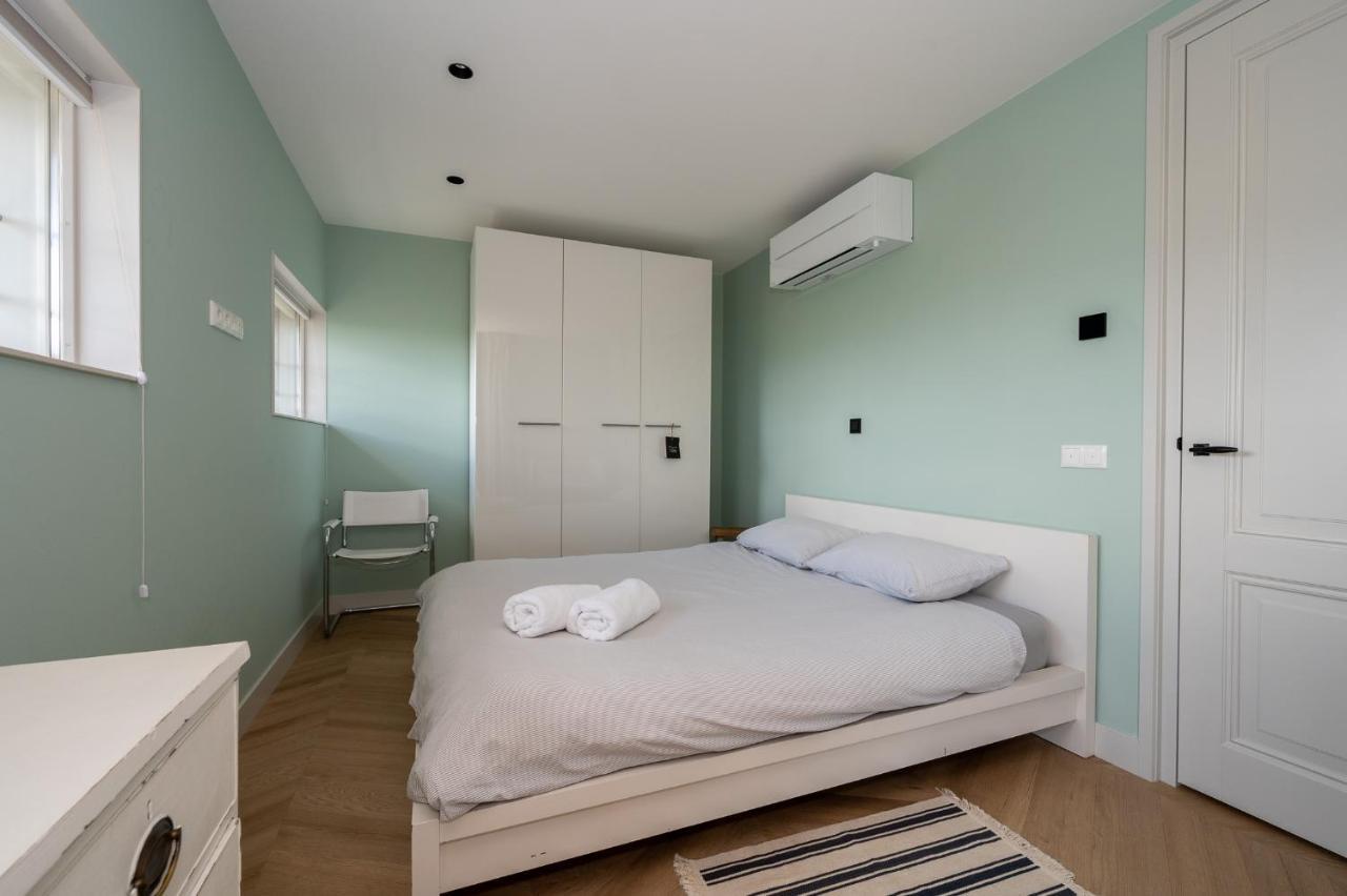 Appartement De Dageraad In Monumentale Boerderij Kimswerd Eksteriør billede